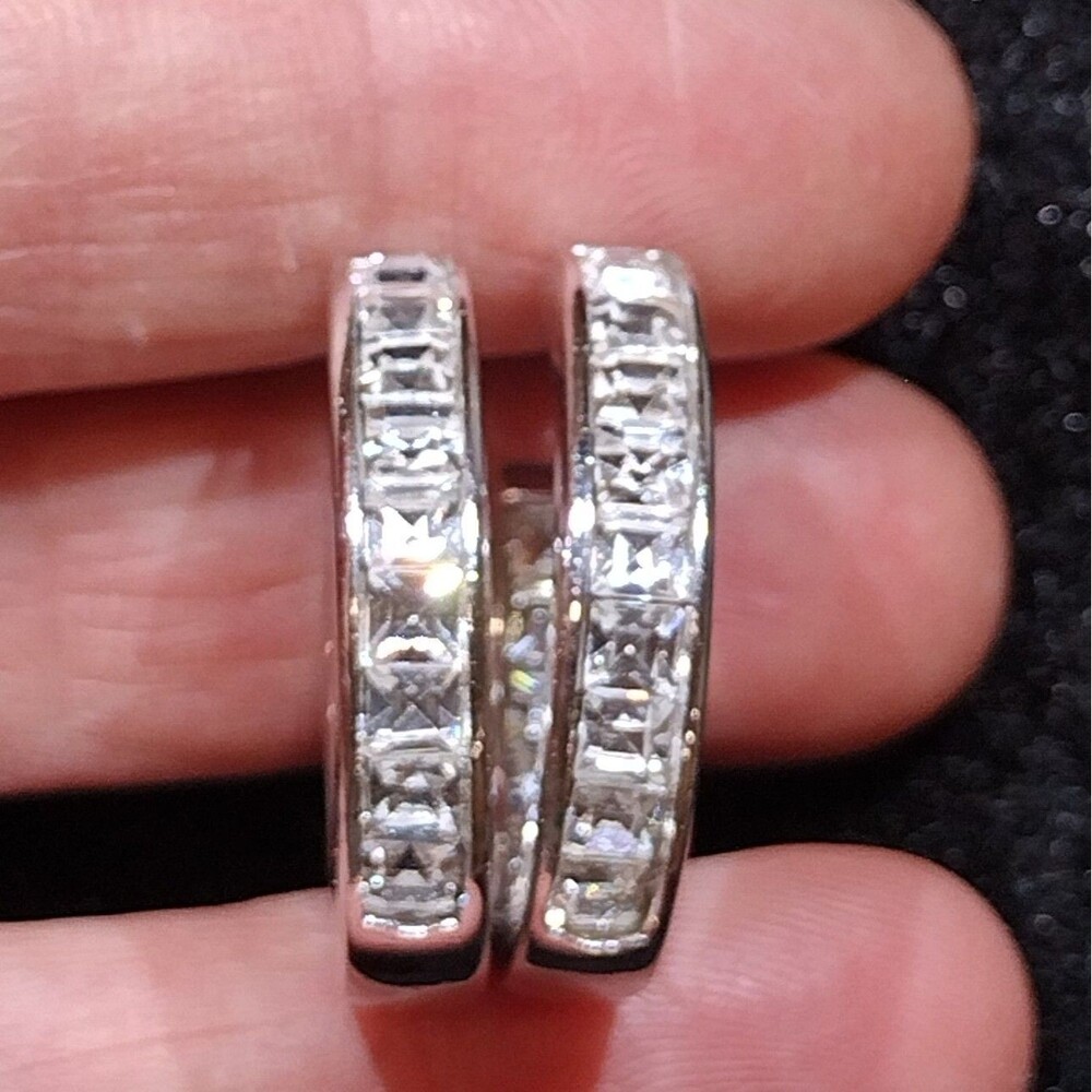 Le Monde des Bijoux Silver Open Hoop Multi Crystal Stud earrings